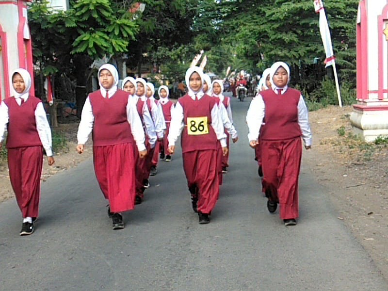 Kegiatan Agustusan ( Lomba Gerak Jalan )